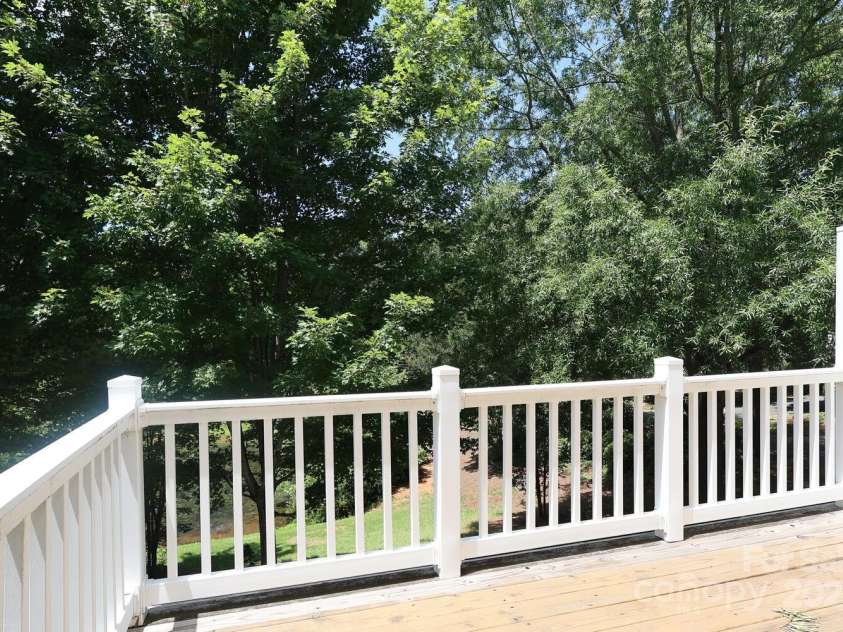 729 Naramore Street, Davidson, NC 28036.  MLS# CAR4280784, YatesRealty ID 15153. 