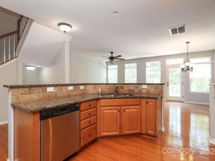 729 Naramore Street, Davidson, NC 28036.  MLS# CAR4280784, YatesRealty ID 15153. 