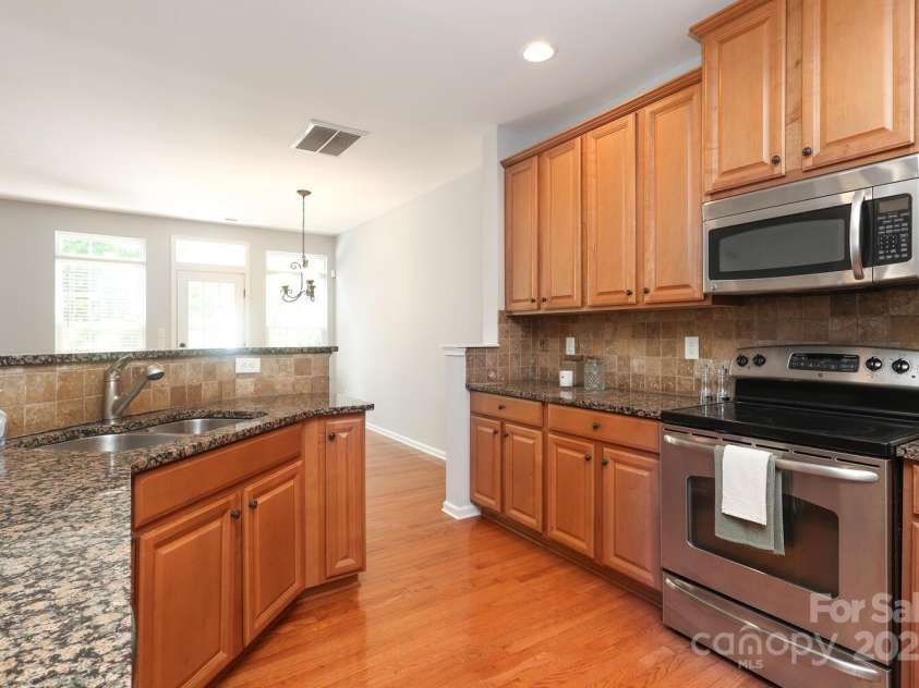 729 Naramore Street, Davidson, NC 28036.  MLS# CAR4280784, YatesRealty ID 15153. 