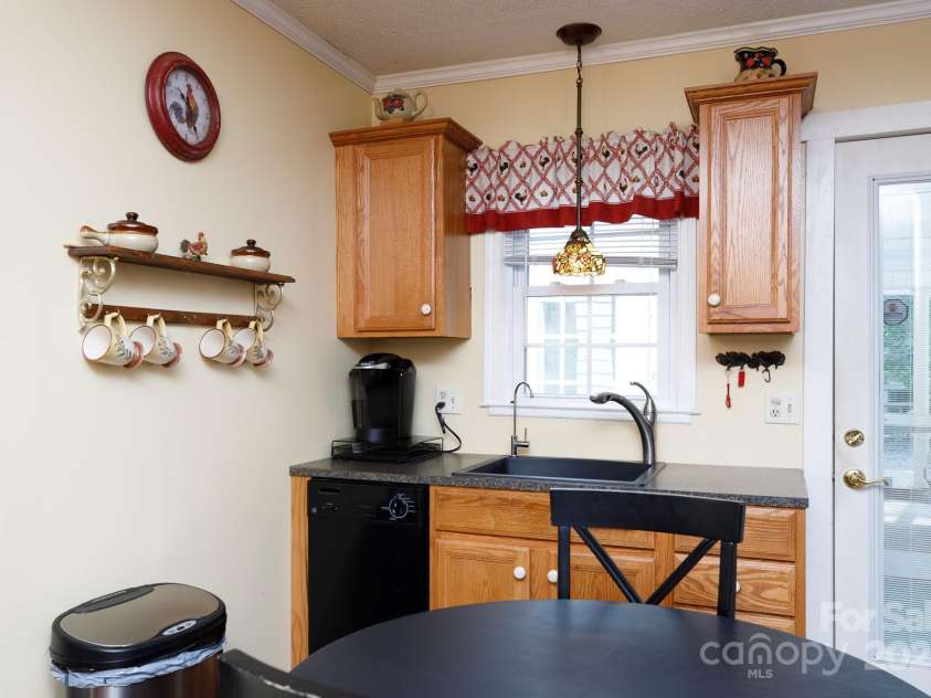 1115 Old Thompson Avenue, Lancaster, SC 29720.  MLS# CAR4249647, YatesRealty ID 15154. Deep Sink and dishwasher