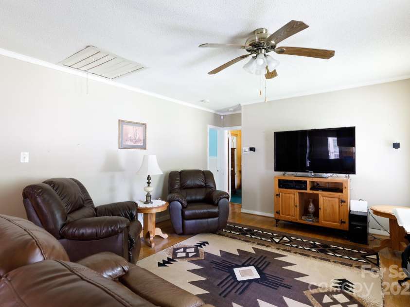 1115 Old Thompson Avenue, Lancaster, SC 29720.  MLS# CAR4249647, YatesRealty ID 15154. Living Room