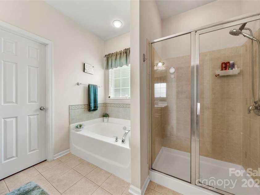 5428 Colonial Garden Drive, Huntersville, NC 28078.  MLS# CAR4261480, YatesRealty ID 15155. 