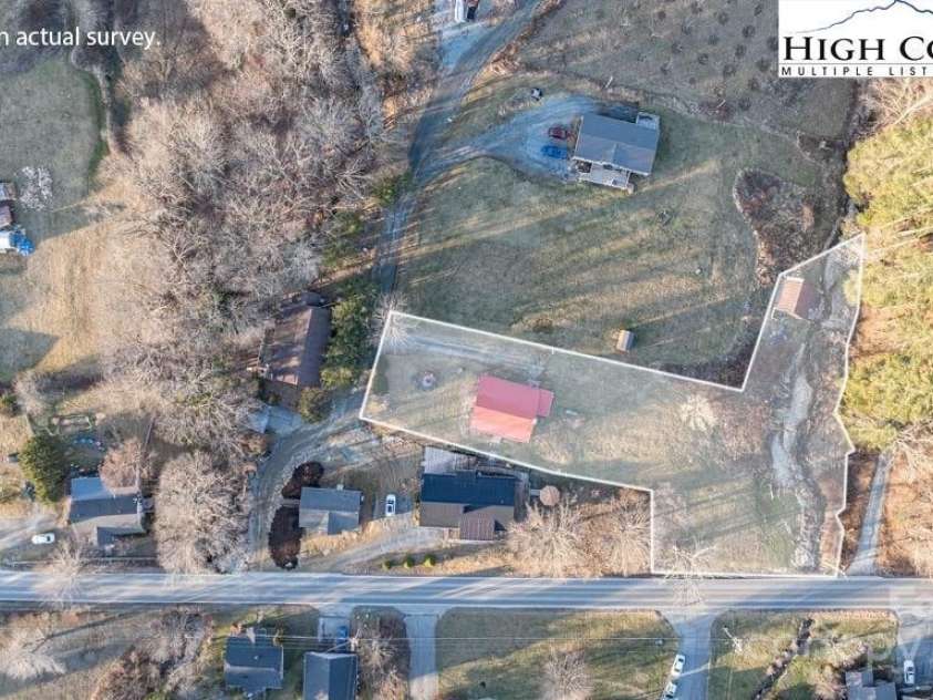 40 Painter Road, Banner Elk, NC 28604.  MLS# CAR4299402, YatesRealty ID 15156. 