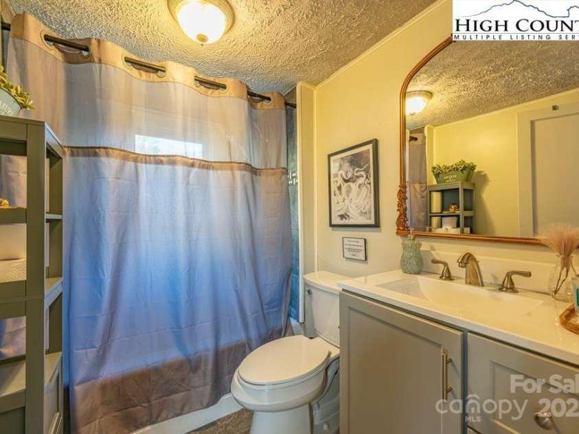 40 Painter Road, Banner Elk, NC 28604.  MLS# CAR4299402, YatesRealty ID 15156. 