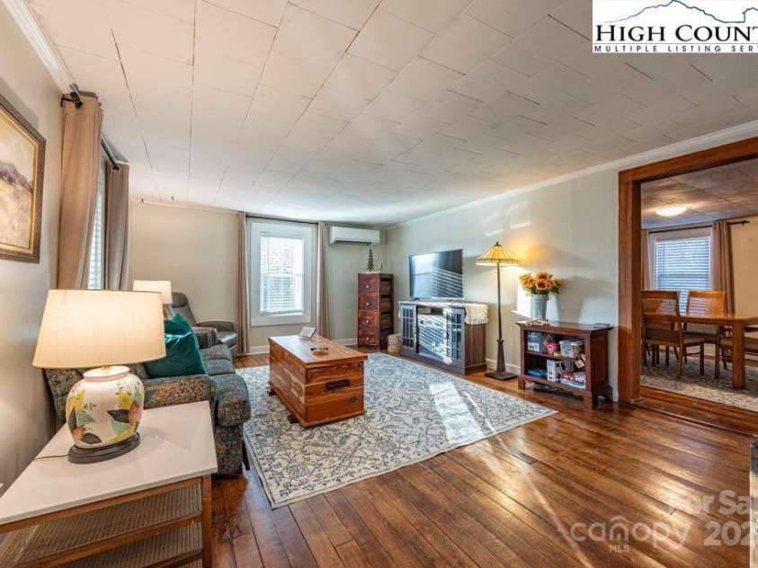 40 Painter Road, Banner Elk, NC 28604.  MLS# CAR4299402, YatesRealty ID 15156. 