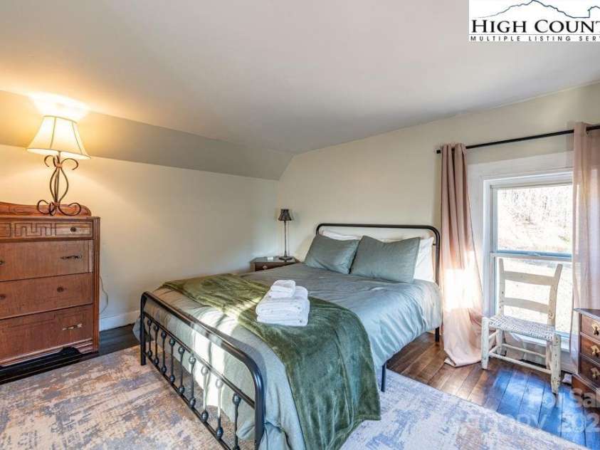 40 Painter Road, Banner Elk, NC 28604.  MLS# CAR4299402, YatesRealty ID 15156. 