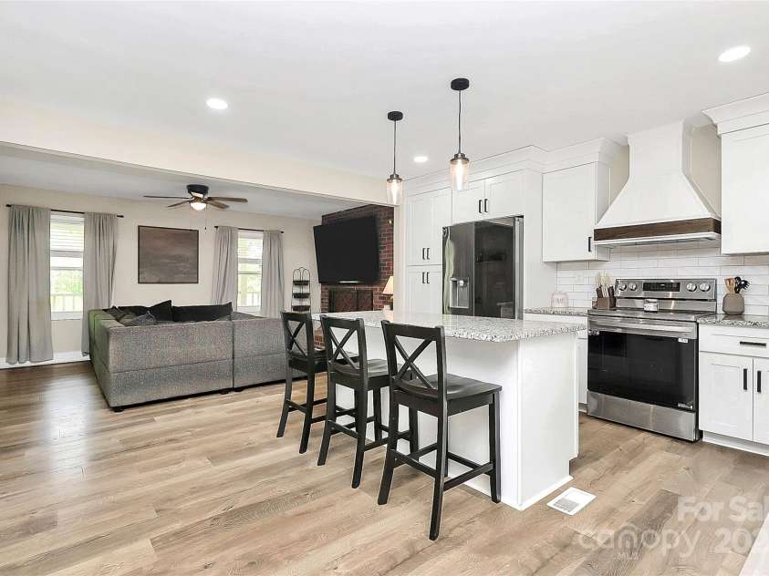 2780 China Grove Road, Kannapolis, NC 28083.  MLS# CAR4251597, YatesRealty ID 15157. Newly updated kitchen