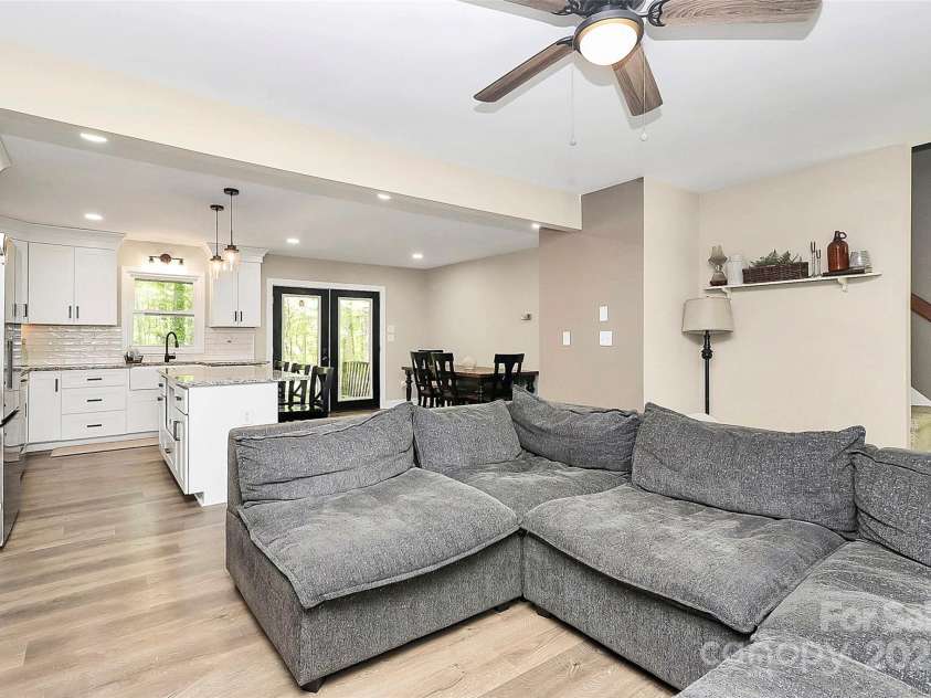 2780 China Grove Road, Kannapolis, NC 28083.  MLS# CAR4251597, YatesRealty ID 15157. Open living area