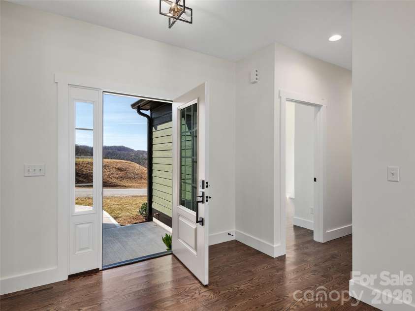 399 Crystal Heights Drive, Hendersonville, NC 28739.  MLS# CAR4349975, YatesRealty ID 15157. 