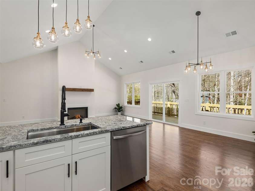 399 Crystal Heights Drive, Hendersonville, NC 28739.  MLS# CAR4349975, YatesRealty ID 15157. 