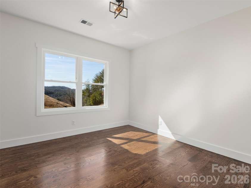399 Crystal Heights Drive, Hendersonville, NC 28739.  MLS# CAR4349975, YatesRealty ID 15157. 