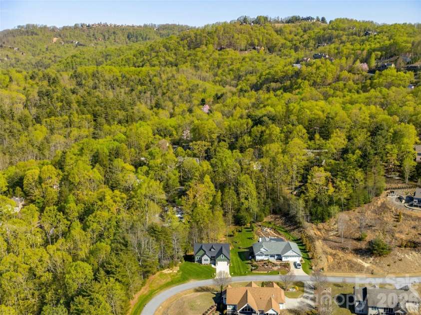 399 Crystal Heights Drive, Hendersonville, NC 28739.  MLS# CAR4349975, YatesRealty ID 15157. 