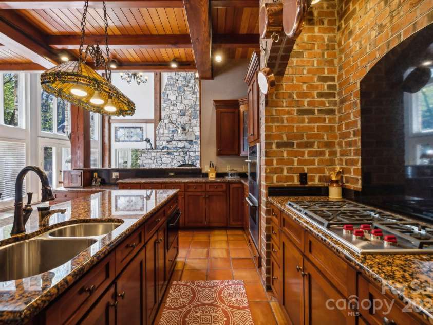 5712 Summit Road, Purlear, NC 28665.  MLS# CAR4141857, YatesRealty ID 1516. Chef's Kitchen