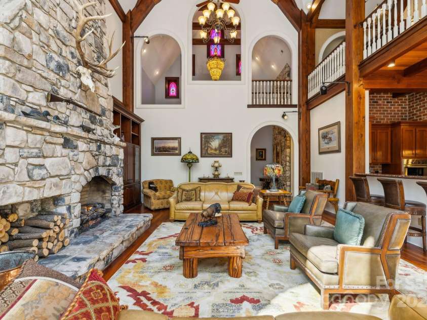 5712 Summit Road, Purlear, NC 28665.  MLS# CAR4141857, YatesRealty ID 1516. Great Room