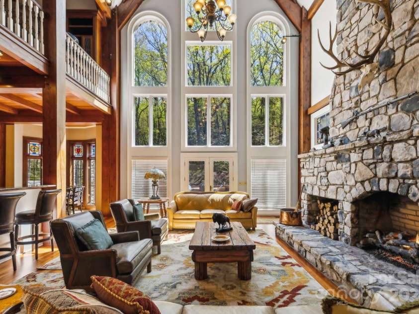 5712 Summit Road, Purlear, NC 28665.  MLS# CAR4141857, YatesRealty ID 1516. Great Room