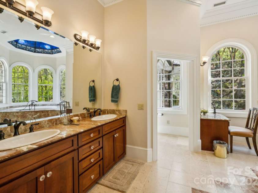 5712 Summit Road, Purlear, NC 28665.  MLS# CAR4141857, YatesRealty ID 1516. Master Bath 