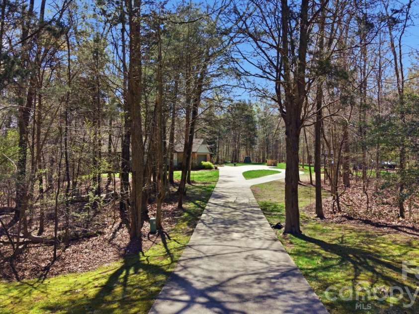 208 Falcon Drive, Concord, NC 28025.  MLS# CAR4359614, YatesRealty ID 15160. 