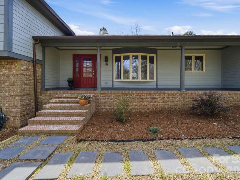 208 Falcon Drive, Concord, NC 28025.  MLS# CAR4359614, YatesRealty ID 15160. 