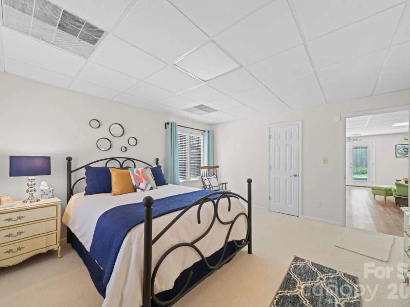 208 Falcon Drive, Concord, NC 28025.  MLS# CAR4359614, YatesRealty ID 15160. 