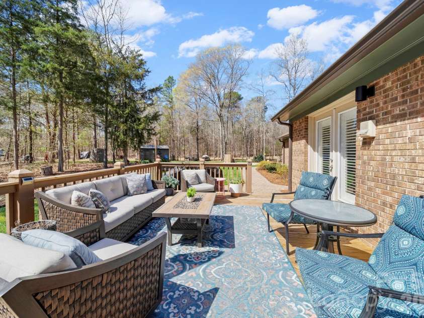 208 Falcon Drive, Concord, NC 28025.  MLS# CAR4359614, YatesRealty ID 15160. 