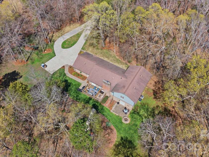 208 Falcon Drive, Concord, NC 28025.  MLS# CAR4359614, YatesRealty ID 15160. 