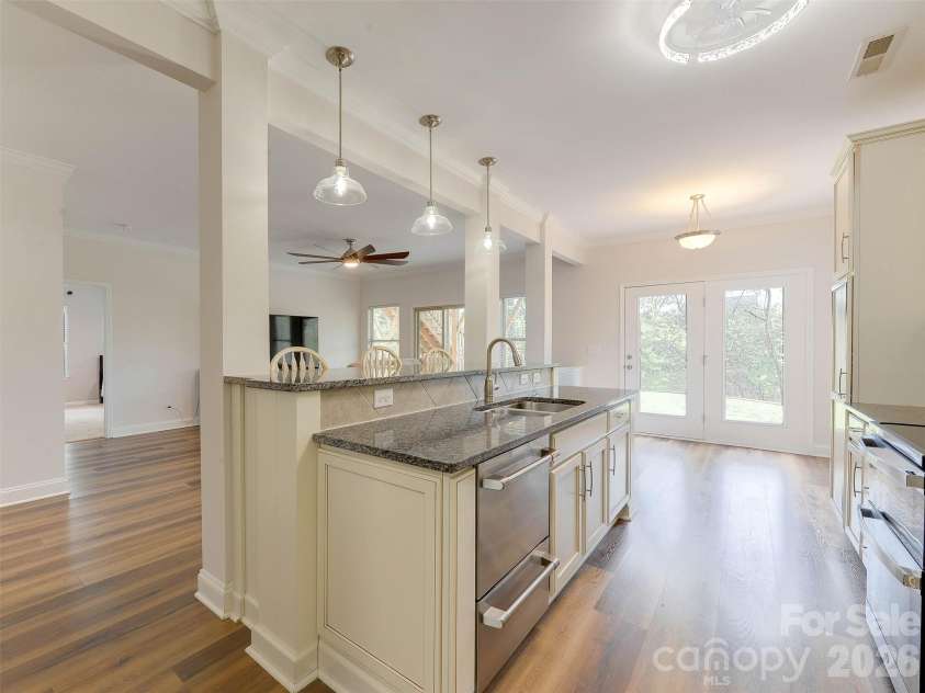 15229 Windward Lane, Lancaster, SC 29720.  MLS# CAR4361963, YatesRealty ID 15161. Kitchen