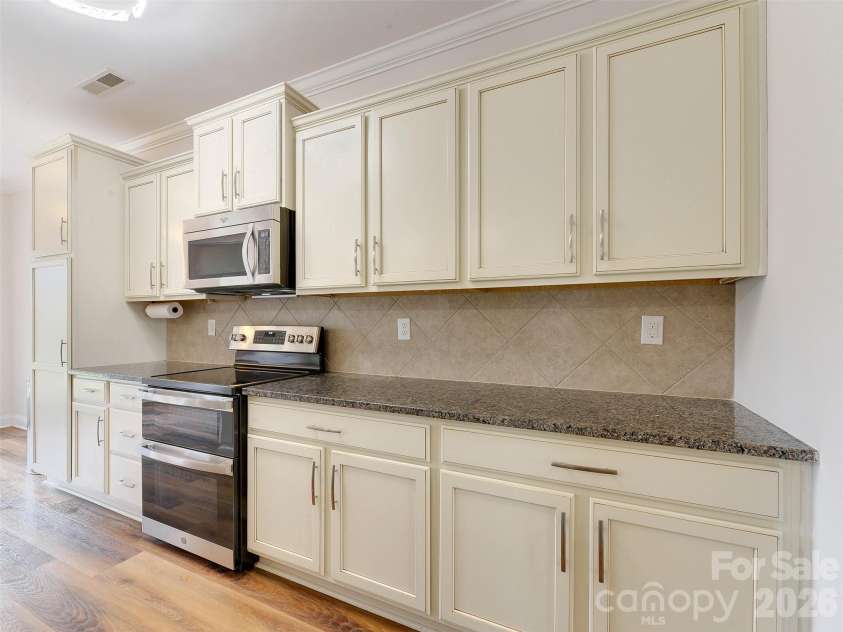 15229 Windward Lane, Lancaster, SC 29720.  MLS# CAR4361963, YatesRealty ID 15161. Kitchen