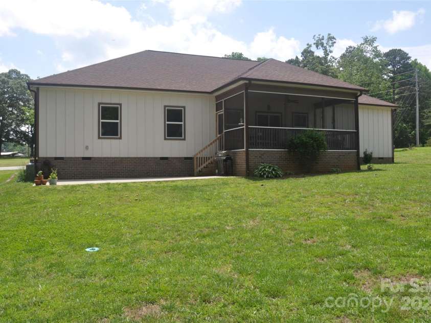 5817 Wingate Hill Road, Denver, NC 28037.  MLS# CAR4249145, YatesRealty ID 15162. 