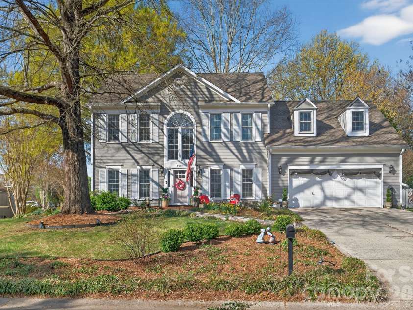 8601 Walsham Drive, Charlotte, NC 28277.  MLS# CAR4364626, YatesRealty ID 15162. 