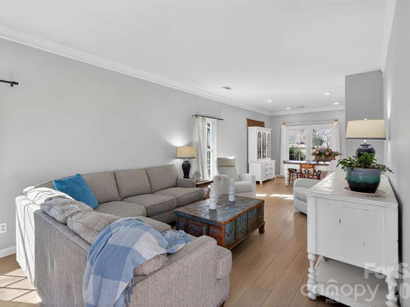 8601 Walsham Drive, Charlotte, NC 28277.  MLS# CAR4364626, YatesRealty ID 15162. 
