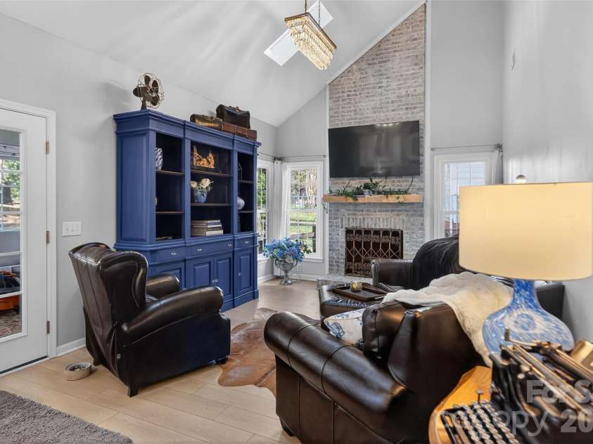 8601 Walsham Drive, Charlotte, NC 28277.  MLS# CAR4364626, YatesRealty ID 15162. 