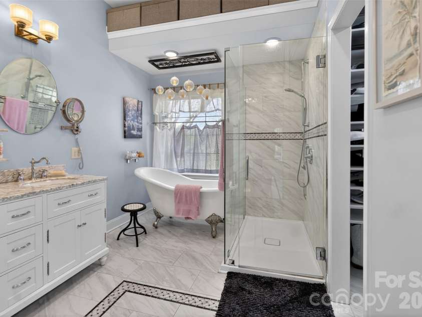 8601 Walsham Drive, Charlotte, NC 28277.  MLS# CAR4364626, YatesRealty ID 15162. 