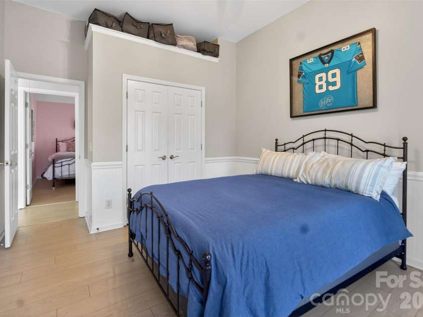 8601 Walsham Drive, Charlotte, NC 28277.  MLS# CAR4364626, YatesRealty ID 15162. 