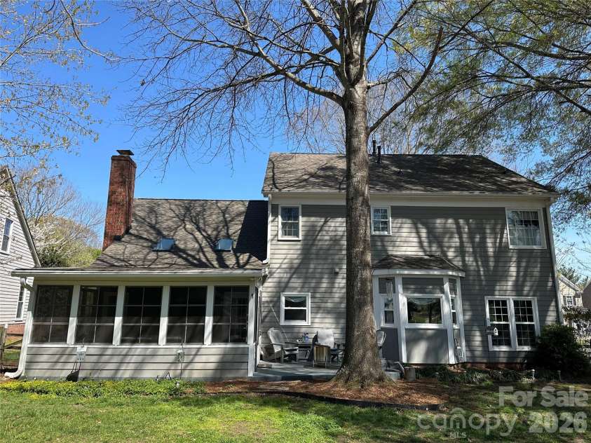 8601 Walsham Drive, Charlotte, NC 28277.  MLS# CAR4364626, YatesRealty ID 15162. 