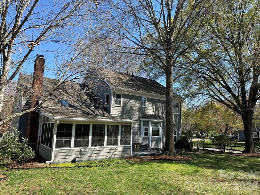 8601 Walsham Drive, Charlotte, NC 28277.  MLS# CAR4364626, YatesRealty ID 15162. 