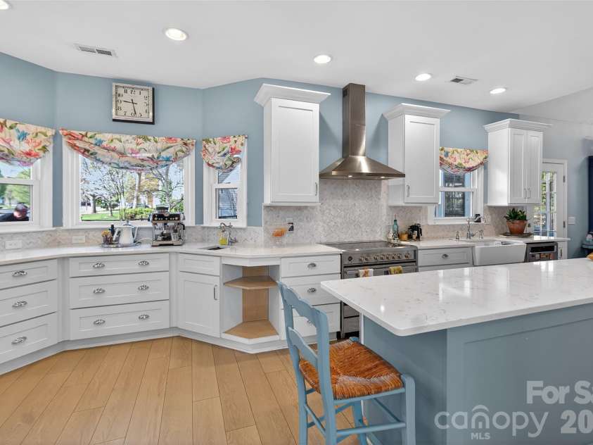 8601 Walsham Drive, Charlotte, NC 28277.  MLS# CAR4364626, YatesRealty ID 15162. Coffee Station