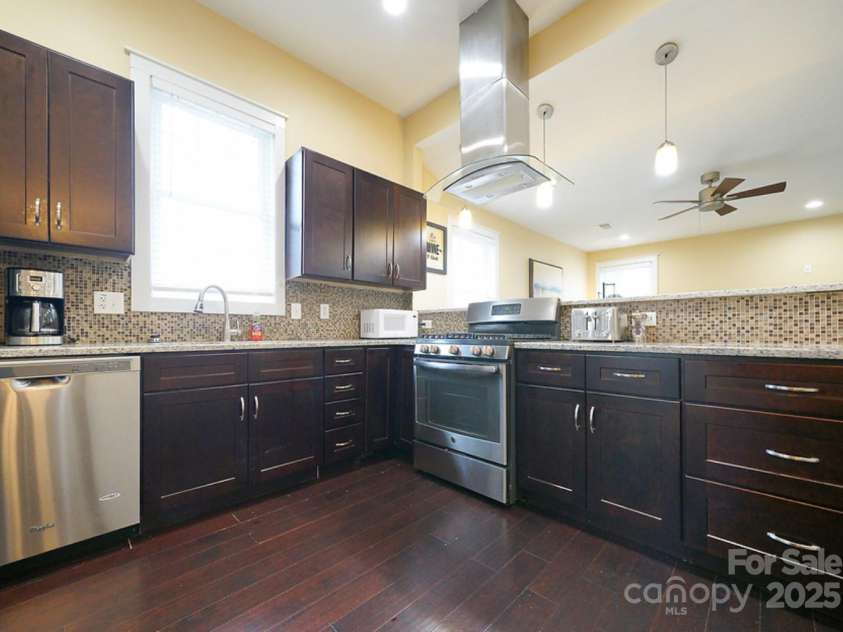 350 Marion Street, Rock Hill, SC 29730.  MLS# CAR4210905, YatesRealty ID 15163. Unit B Kitchen