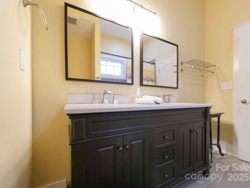 350 Marion Street, Rock Hill, SC 29730.  MLS# CAR4210905, YatesRealty ID 15163. Unit B Primary Bath