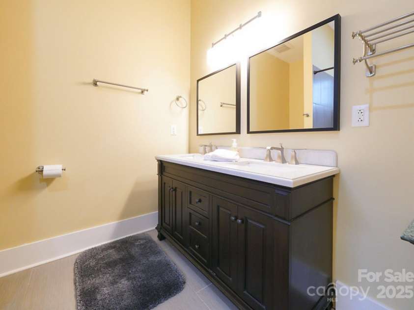 350 Marion Street, Rock Hill, SC 29730.  MLS# CAR4210905, YatesRealty ID 15163. Unit B Primary Bath