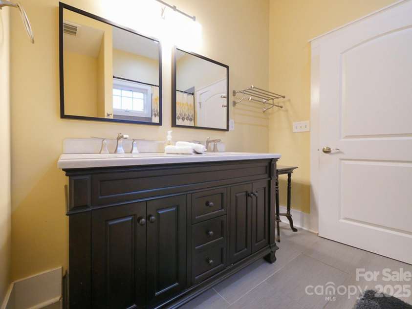 350 Marion Street, Rock Hill, SC 29730.  MLS# CAR4210905, YatesRealty ID 15163. Unit B Primary Bath