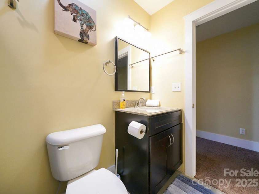 350 Marion Street, Rock Hill, SC 29730.  MLS# CAR4210905, YatesRealty ID 15163. Unit B Upper Level Bath