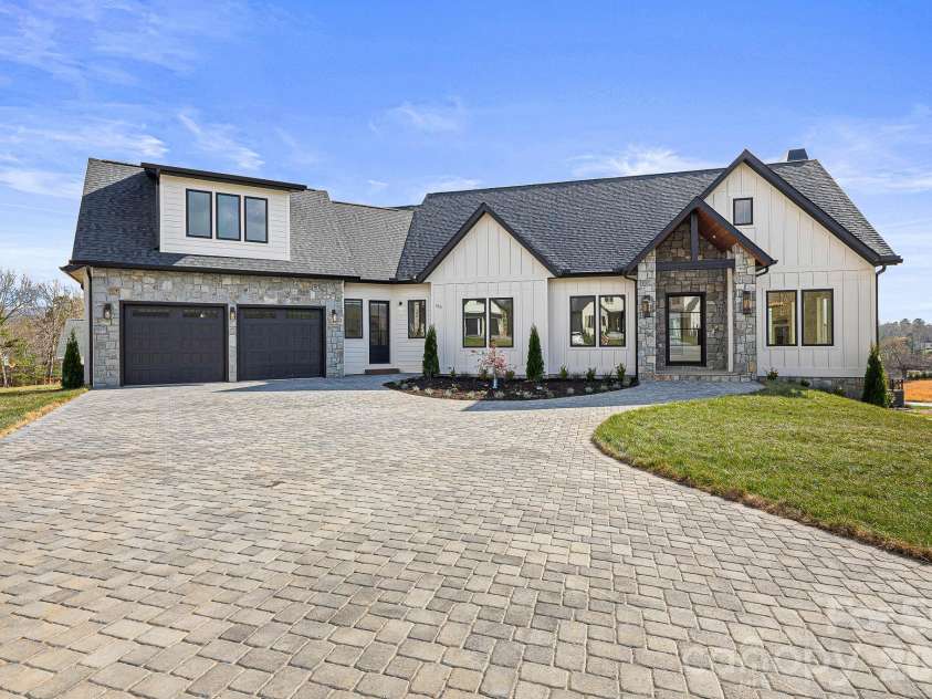 133 Golden Pasture Drive, Fletcher, NC 28732.  MLS# CAR4369062, YatesRealty ID 15165. 