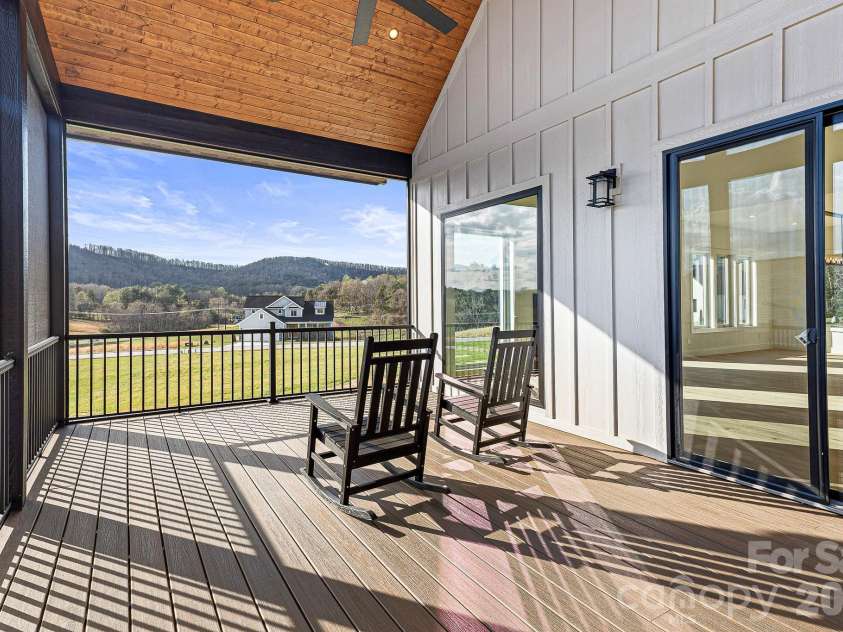 133 Golden Pasture Drive, Fletcher, NC 28732.  MLS# CAR4369062, YatesRealty ID 15165. 