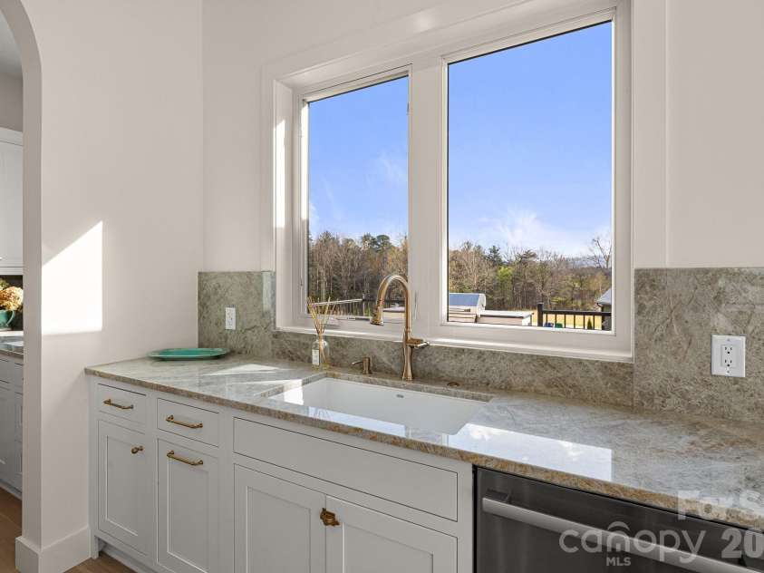 133 Golden Pasture Drive, Fletcher, NC 28732.  MLS# CAR4417989, YatesRealty ID 15165. 