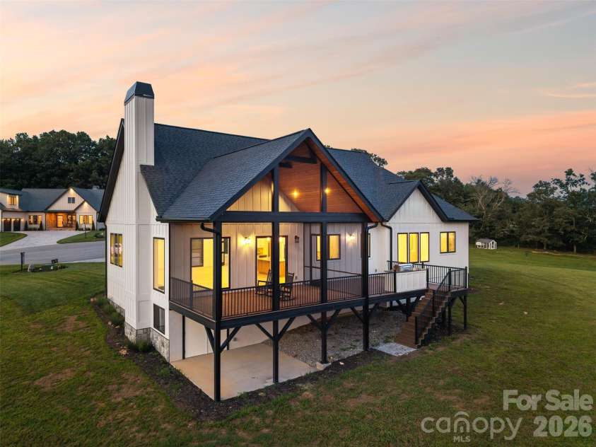 133 Golden Pasture Drive, Fletcher, NC 28732.  MLS# CAR4417989, YatesRealty ID 15165. 