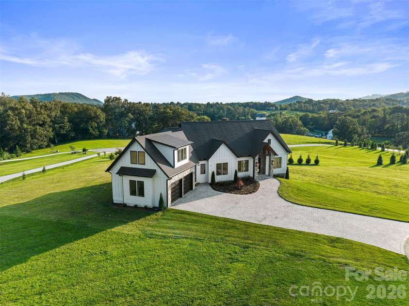 133 Golden Pasture Drive, Fletcher, NC 28732.  MLS# CAR4417989, YatesRealty ID 15165. 