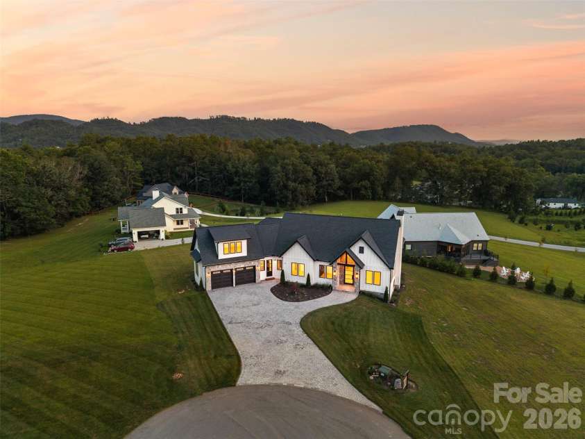133 Golden Pasture Drive, Fletcher, NC 28732.  MLS# CAR4417989, YatesRealty ID 15165. 