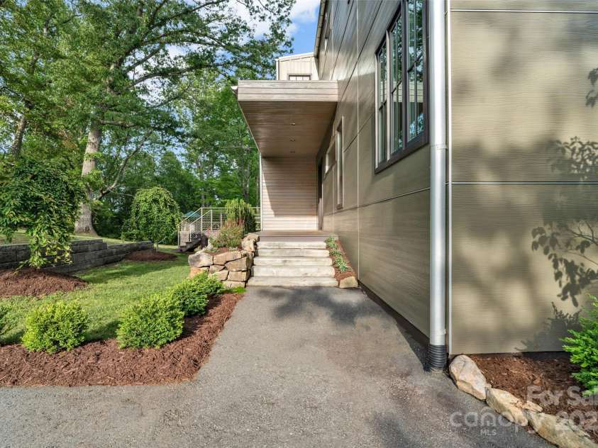 21, 13 Wild Pine Court, Leicester, NC 28748.  MLS# CAR4263038, YatesRealty ID 15165. 