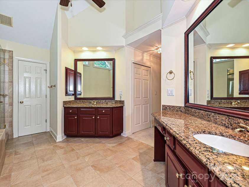 16511 Bridgehampton Club Drive, Charlotte, NC 28277.  MLS# CAR4253324, YatesRealty ID 15166. 