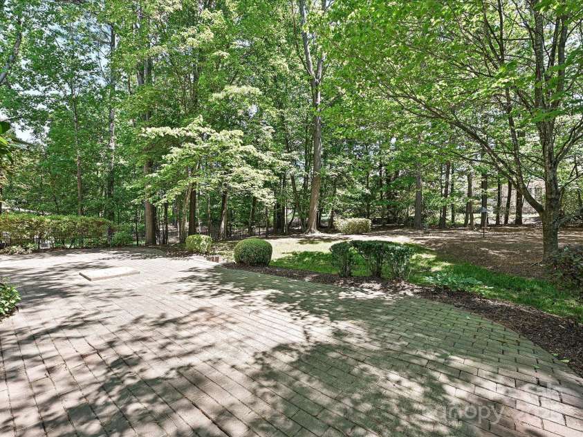 16511 Bridgehampton Club Drive, Charlotte, NC 28277.  MLS# CAR4253324, YatesRealty ID 15166. 